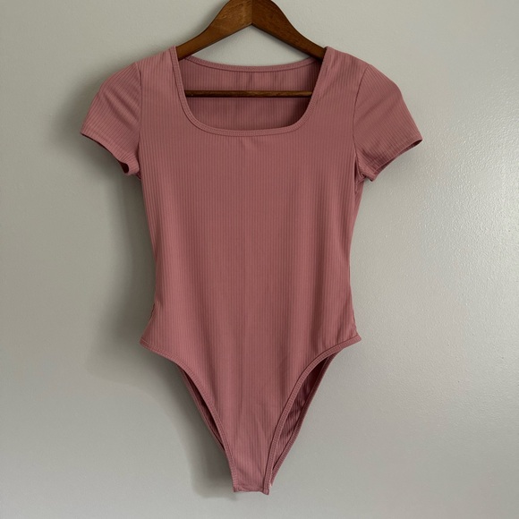 Pink Ribbed Short Sleeve Bodysuit Fits Medium - Picture 1 of 1